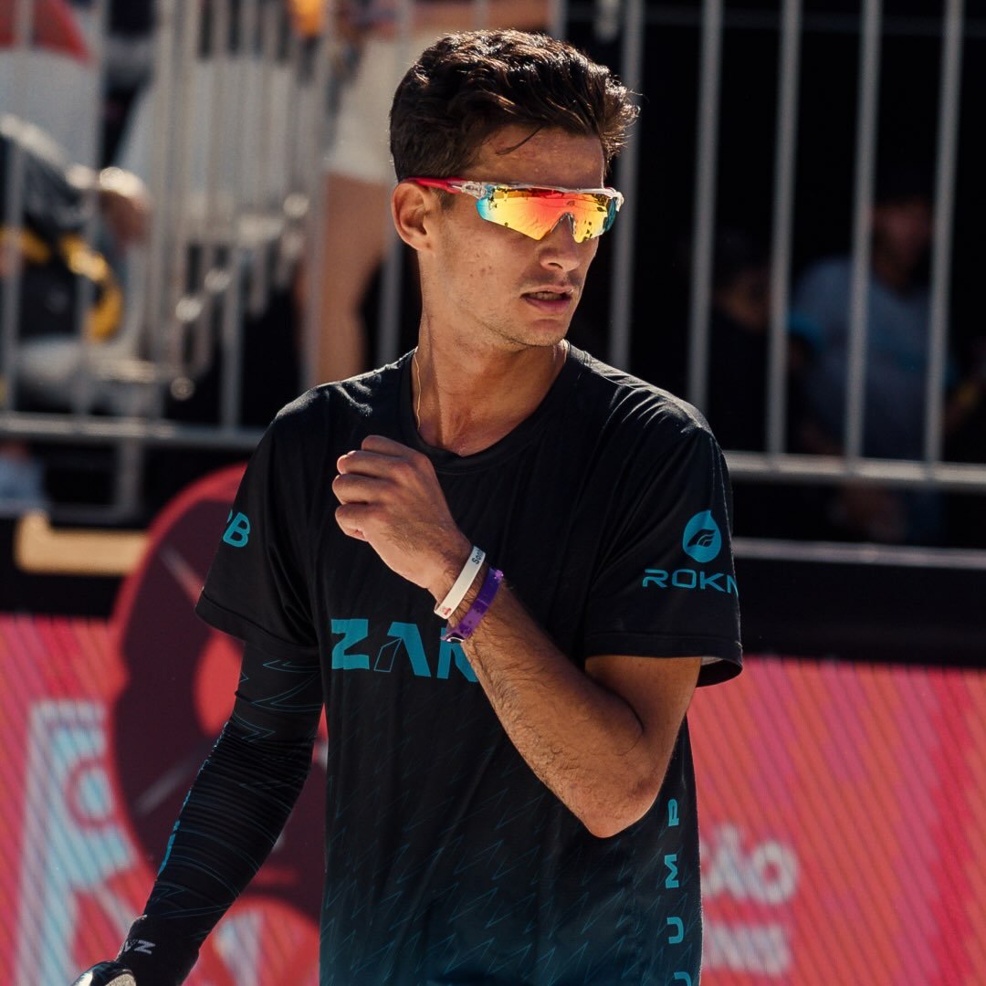 Daniel Mola — atleta de beach tennis